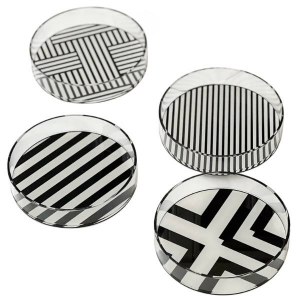 Picture of Lucite Round Dessert Plates Black and White Assorted Designs 4 Pack